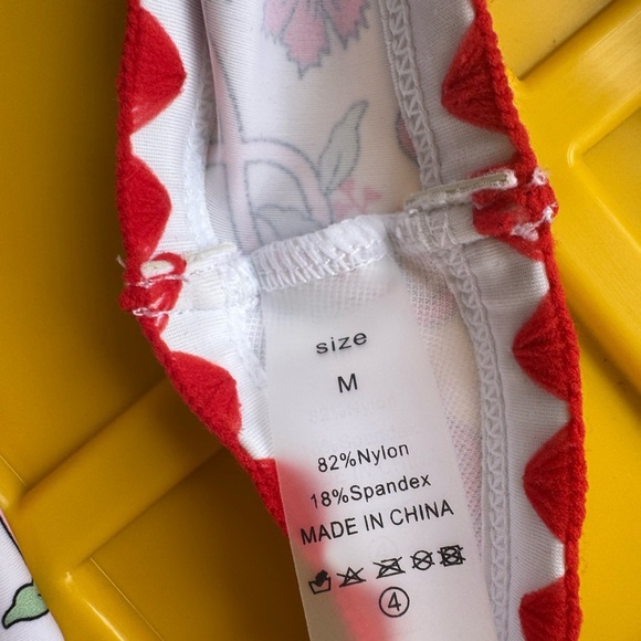 Floral Red and White Bikini Set - Picture 4 of 8